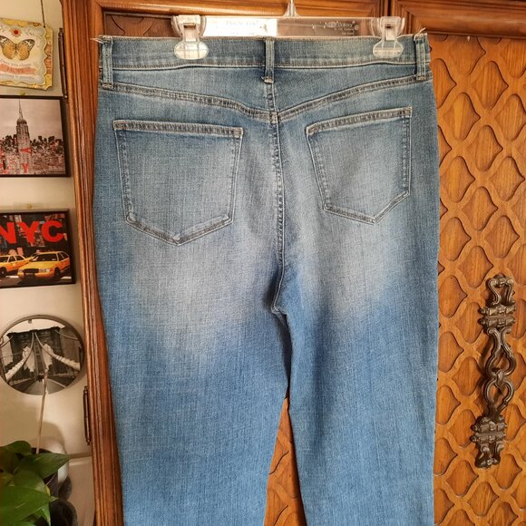 SONOMA Distressed Mid-Rise Cropped Boyfriend Jeans NWOT! - Size 12 - Picture 8 of 16